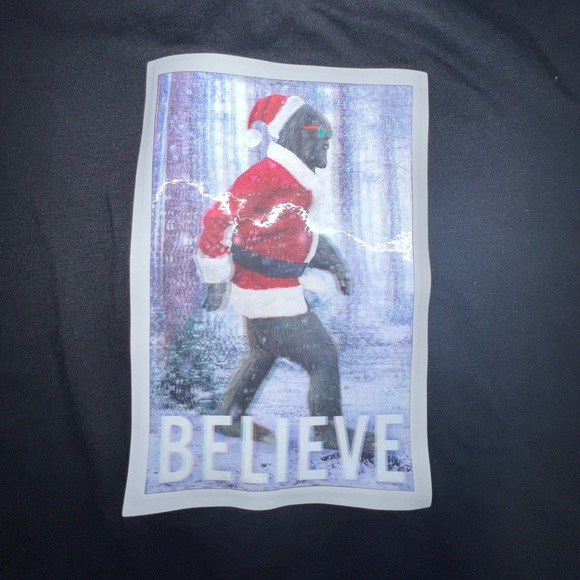 A&f Christmas Hologram shirt - Picture 5 of 5